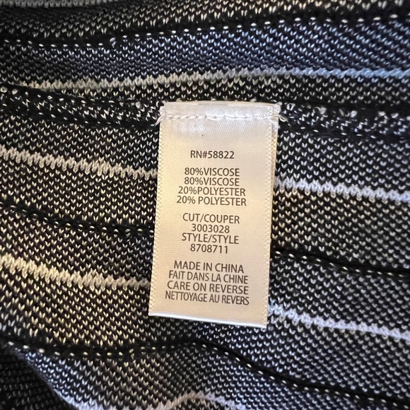 NWOT Max Studio Skirt. Size S/M - Picture 3 of 7